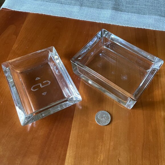 Unique 5" x 4" (Approx.) Crystal Box With "S" Etched on Lid - Picture 2 of 8